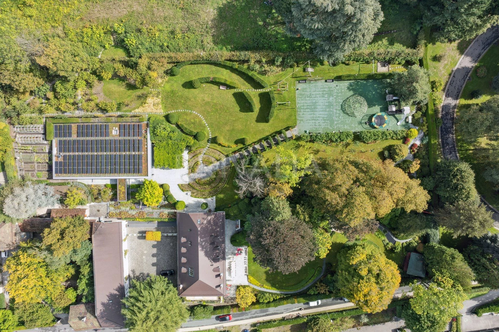 Exceptional property in Jouxtens-Mézery