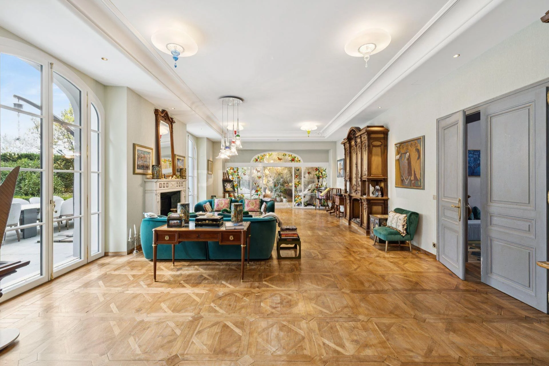 Exceptional property in Jouxtens-Mézery