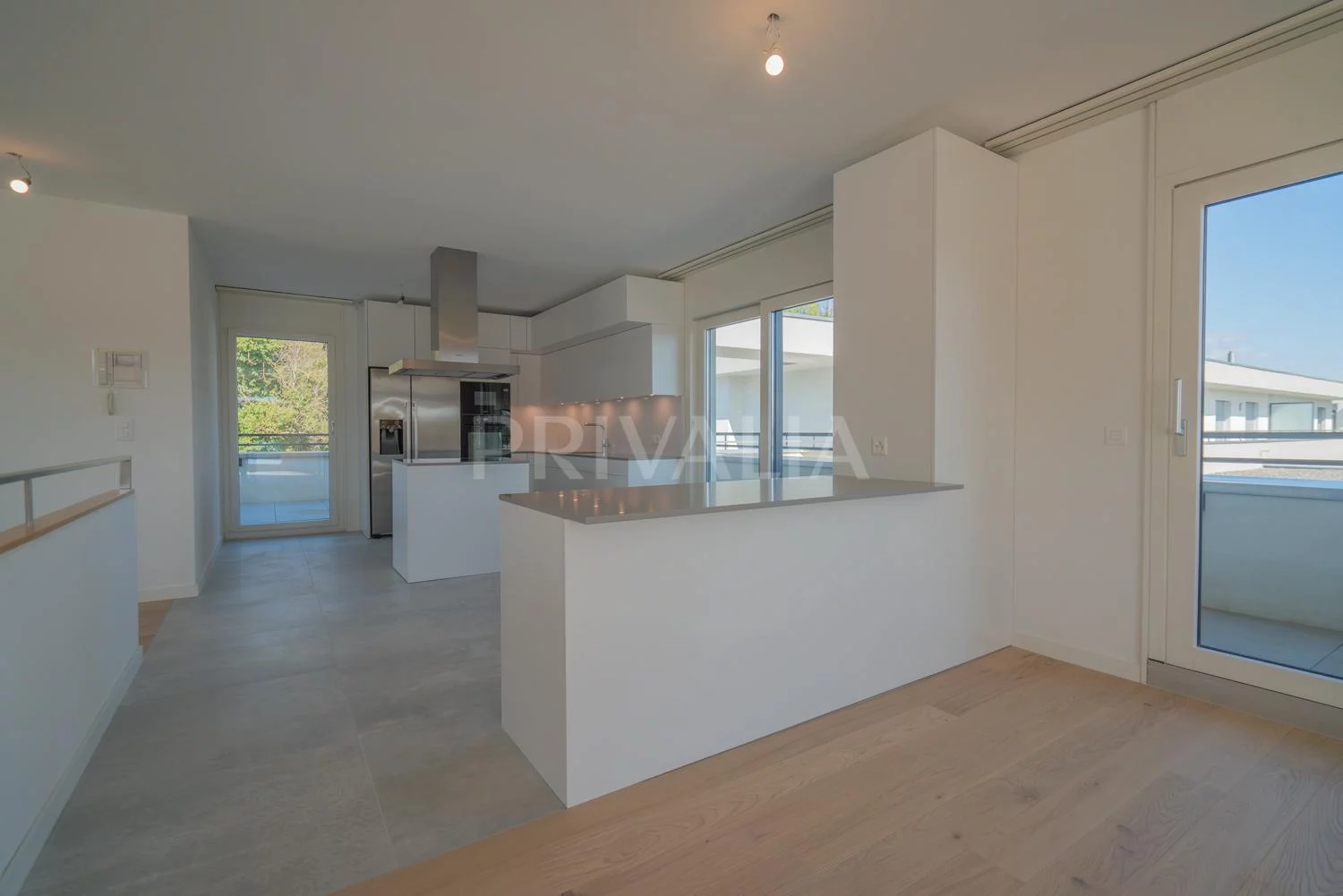 BEAUTIFUL 286 SQM DUPLEX ON THE TOP FLOOR
