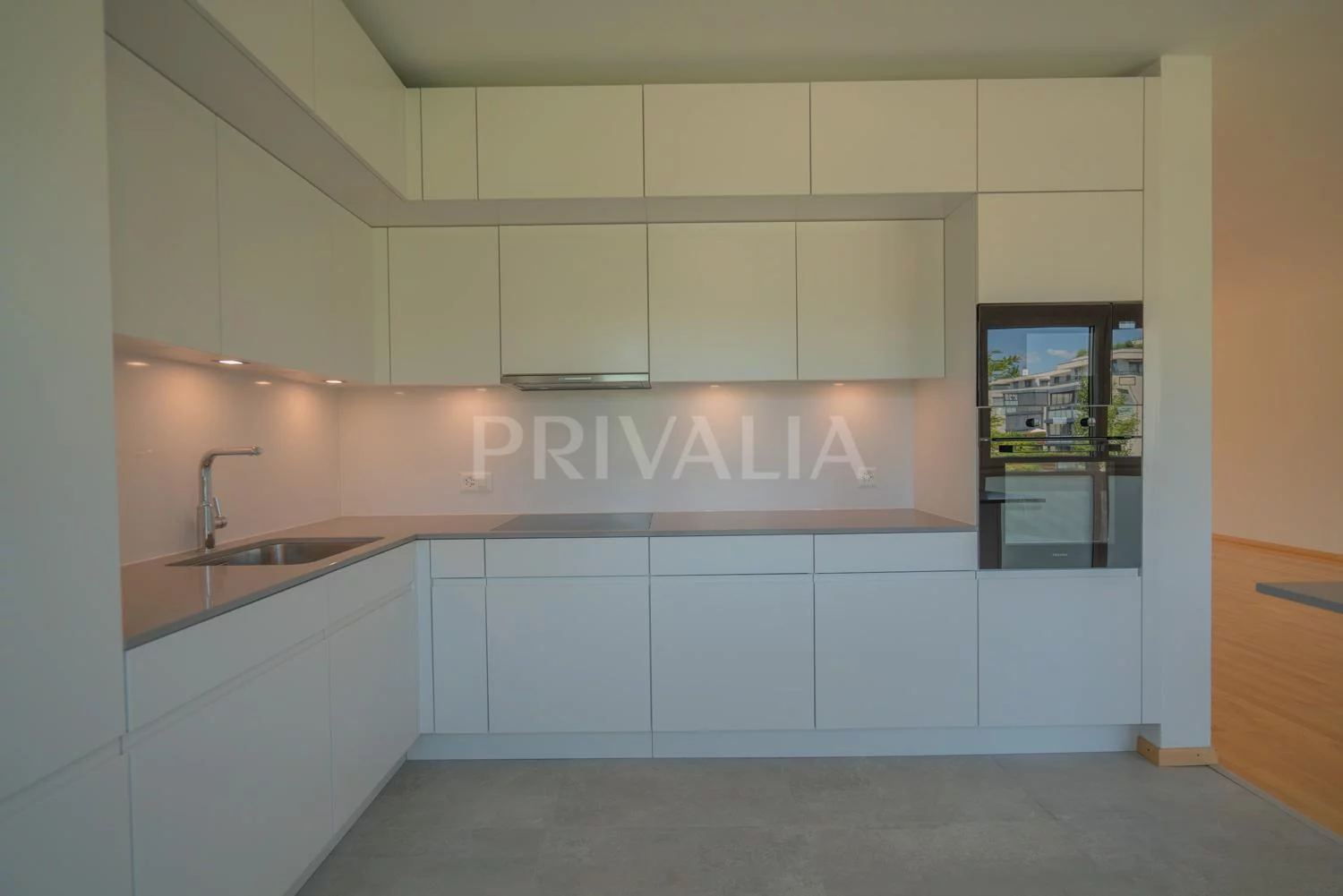 BEAUTIFUL 286 SQM DUPLEX ON THE TOP FLOOR