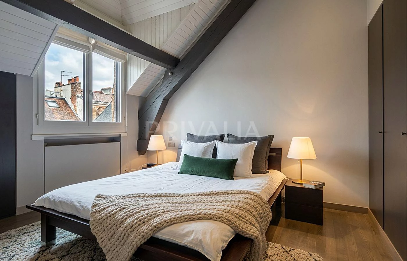 Unique: Superb flat in the heart of Eaux-Vives with converted attic space
