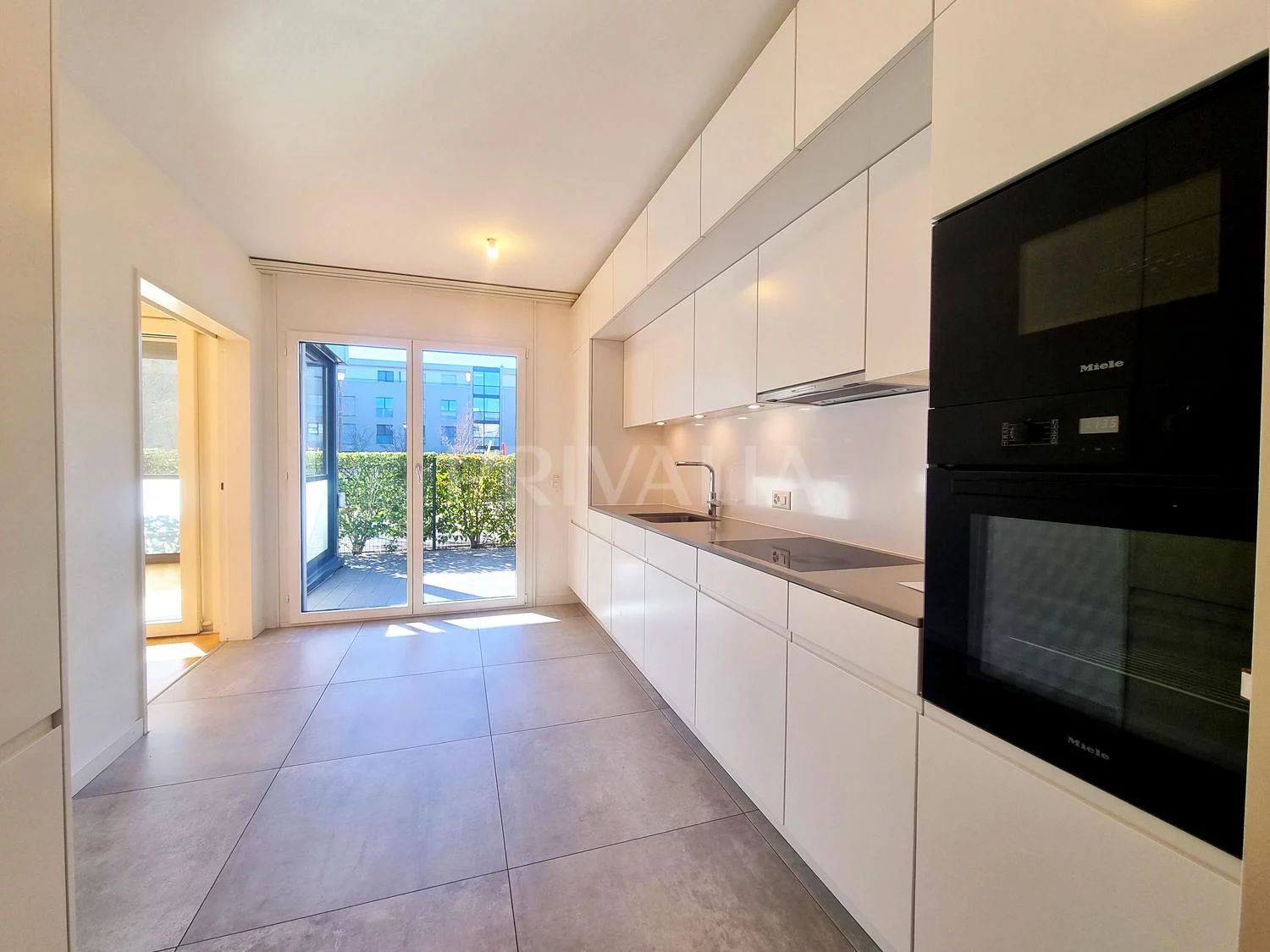 Beautiful 6.5 room apartment on the ground floor with garden