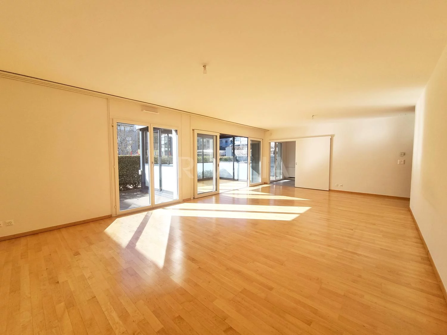 Beautiful 6.5 room apartment on the ground floor with garden