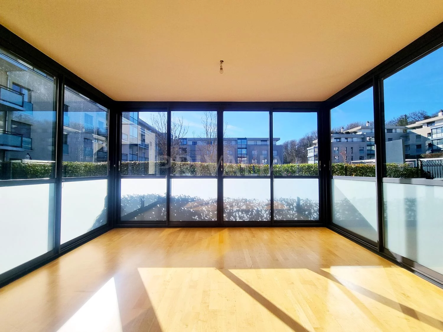 Beautiful 6.5 room apartment on the ground floor with garden