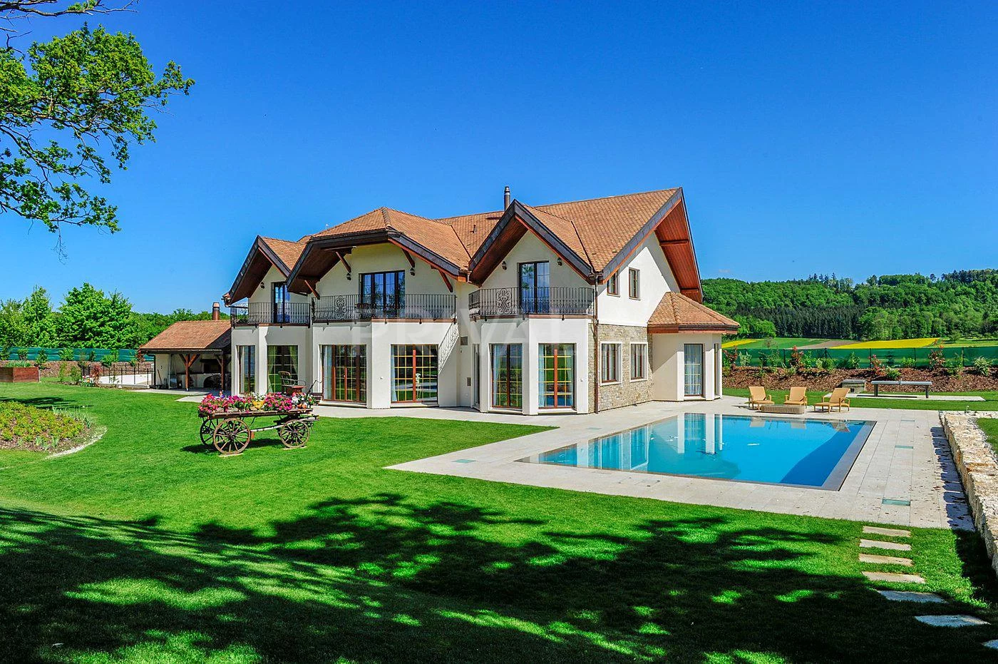 Domaine privé avec vue panoramique sur le lac de Neuchâtel