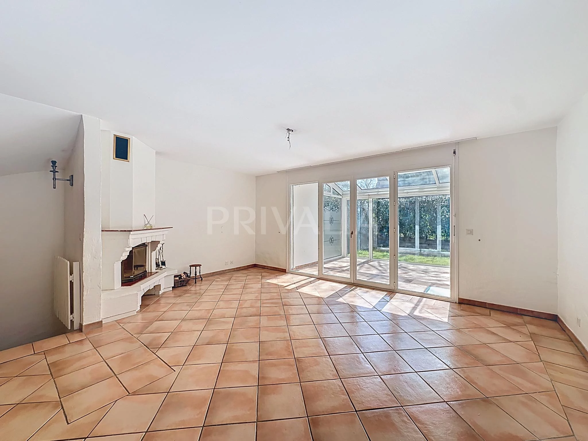 Charming semi-detached villa in a residential neighbourhood