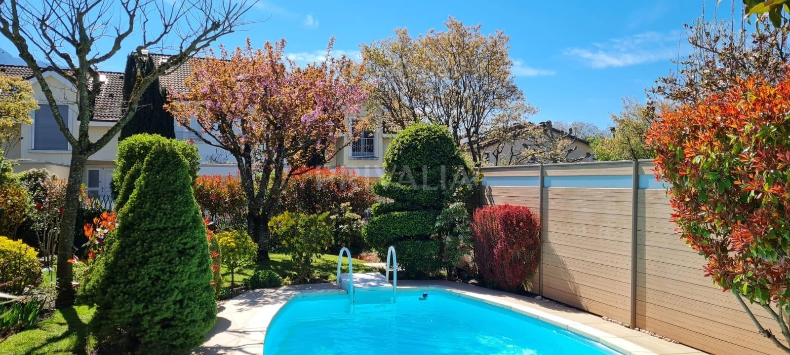 Exclusive : Charming Semi-Detached House with Pool