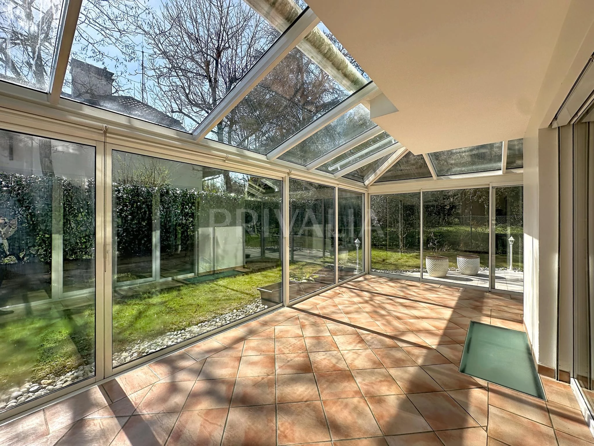 Charming semi-detached villa in a residential neighbourhood