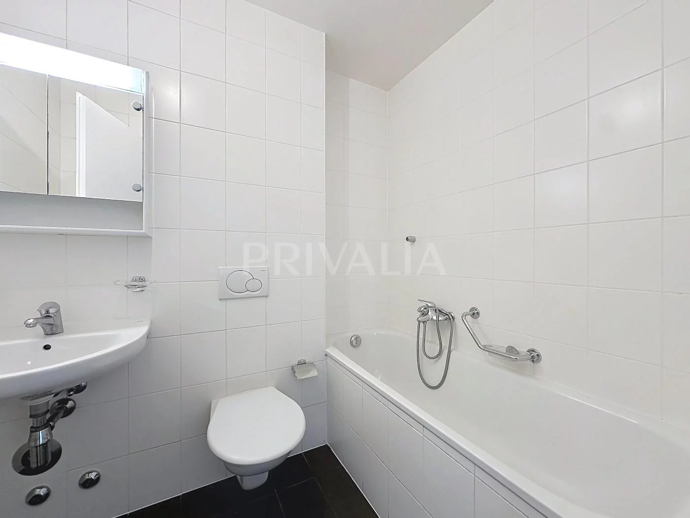 Spacieux appartement au cœur d’un immeuble moderne et sécurisé avec loggia, à proximité des Organisations Internationales