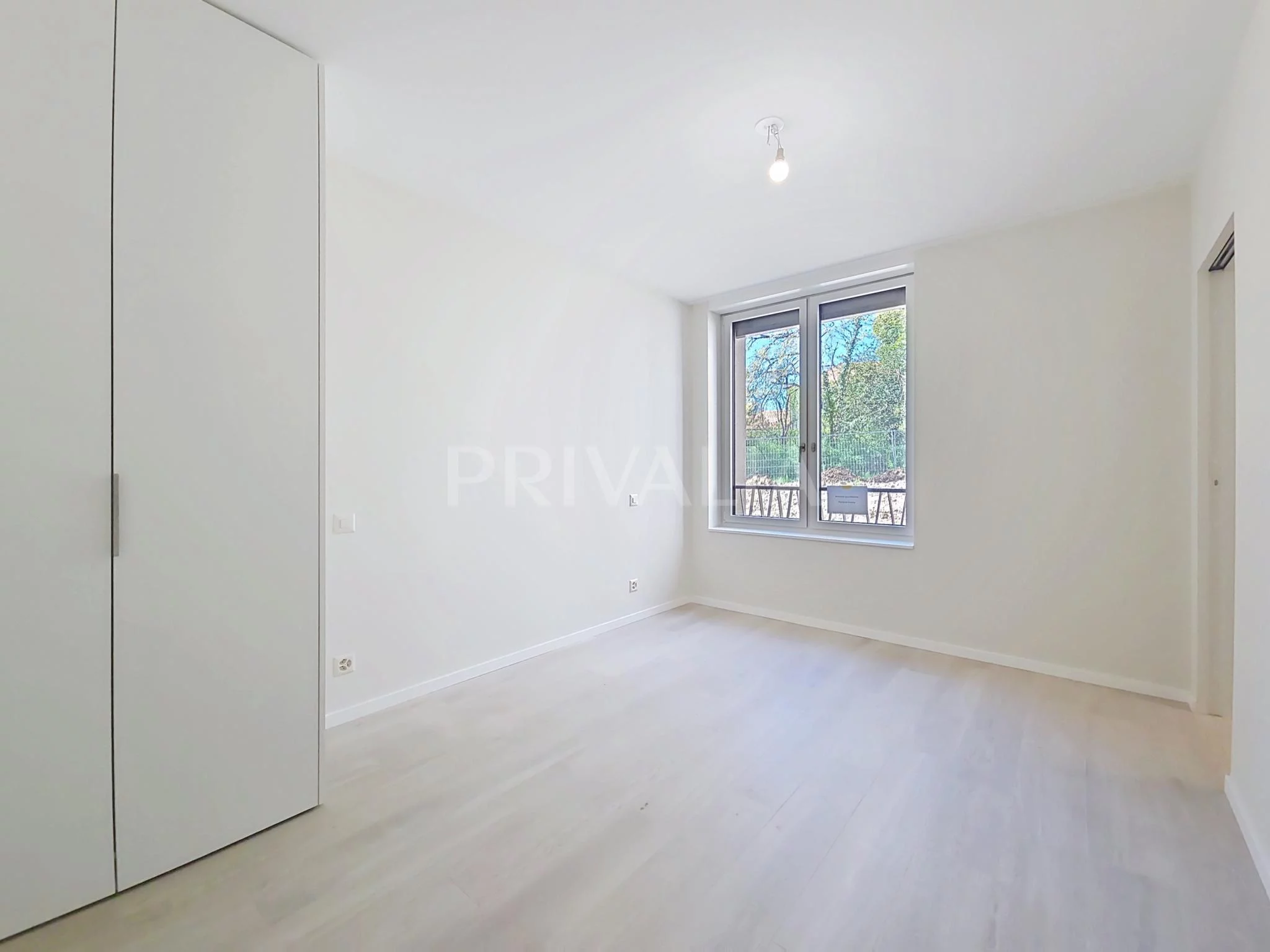 Superb new ground floor apartment in a new low-energy consumption residence