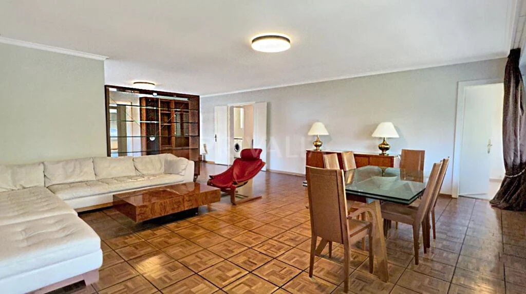 A beautiful crossing apartment in the heart of Florissant