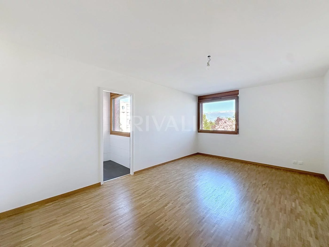 Spacieux appartement au cœur d’un immeuble moderne et sécurisé avec loggia, à proximité des Organisations Internationales