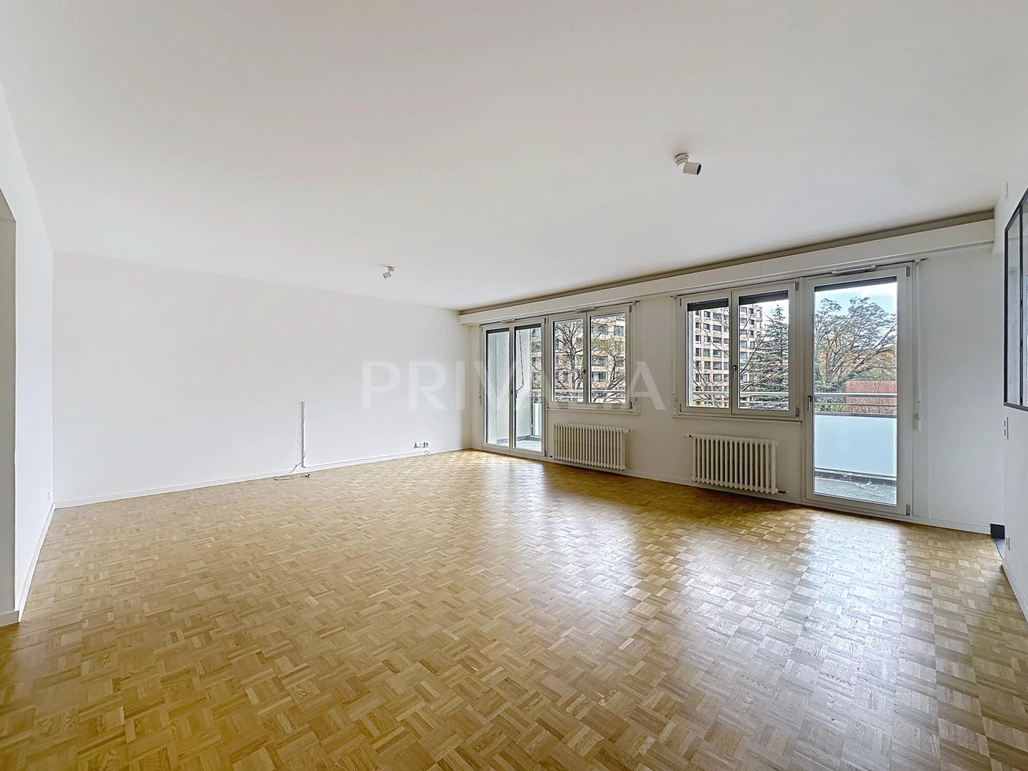 Magnifique appartement traversant situé au cœur de Malagnou