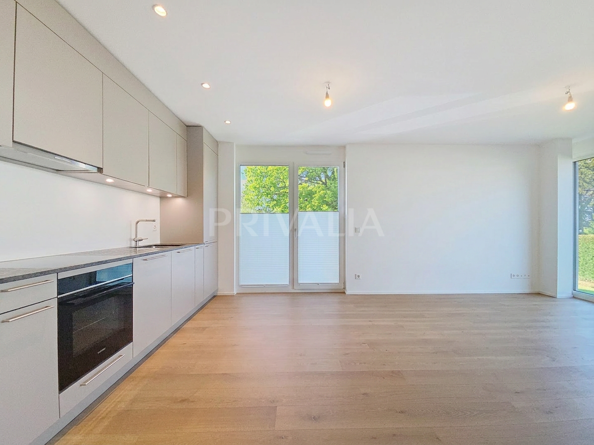 Bel appartement contemporain à deux pas du lac avec accès à une plage privée