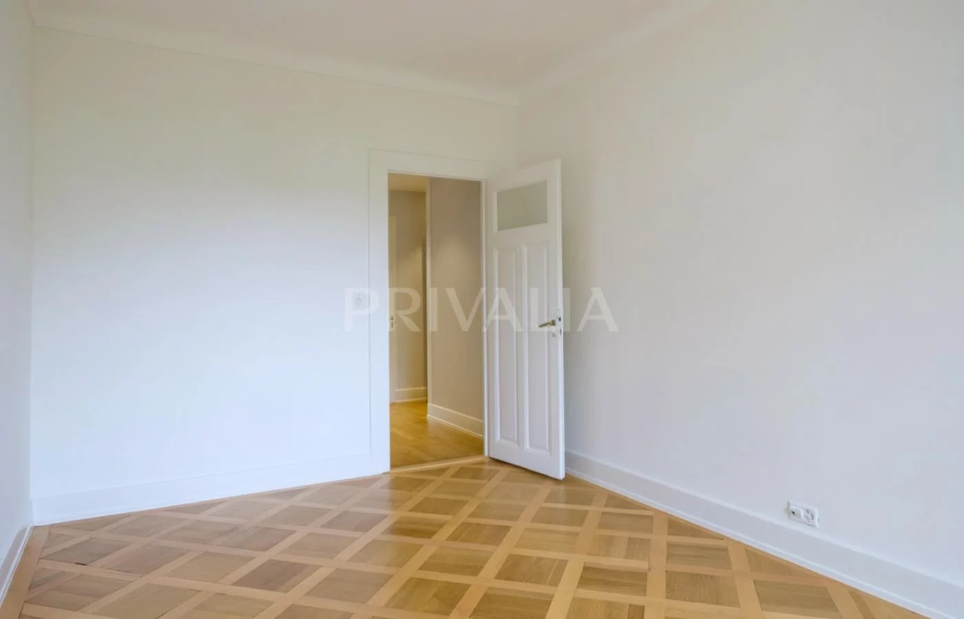 Beautiful dual-aspect apartment in a luxury building in Florissant/Champel