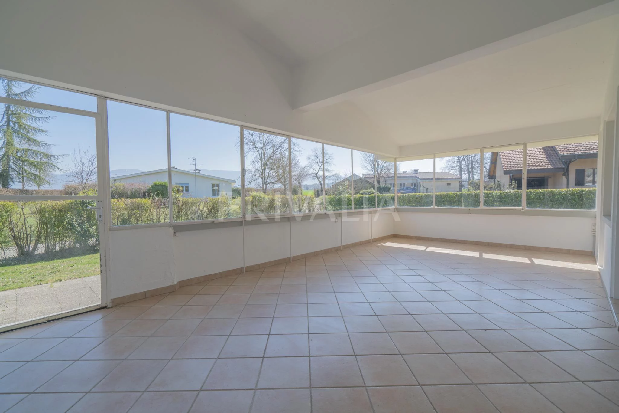 Beautiful single villa with garden in the heart of the Geneva countryside
