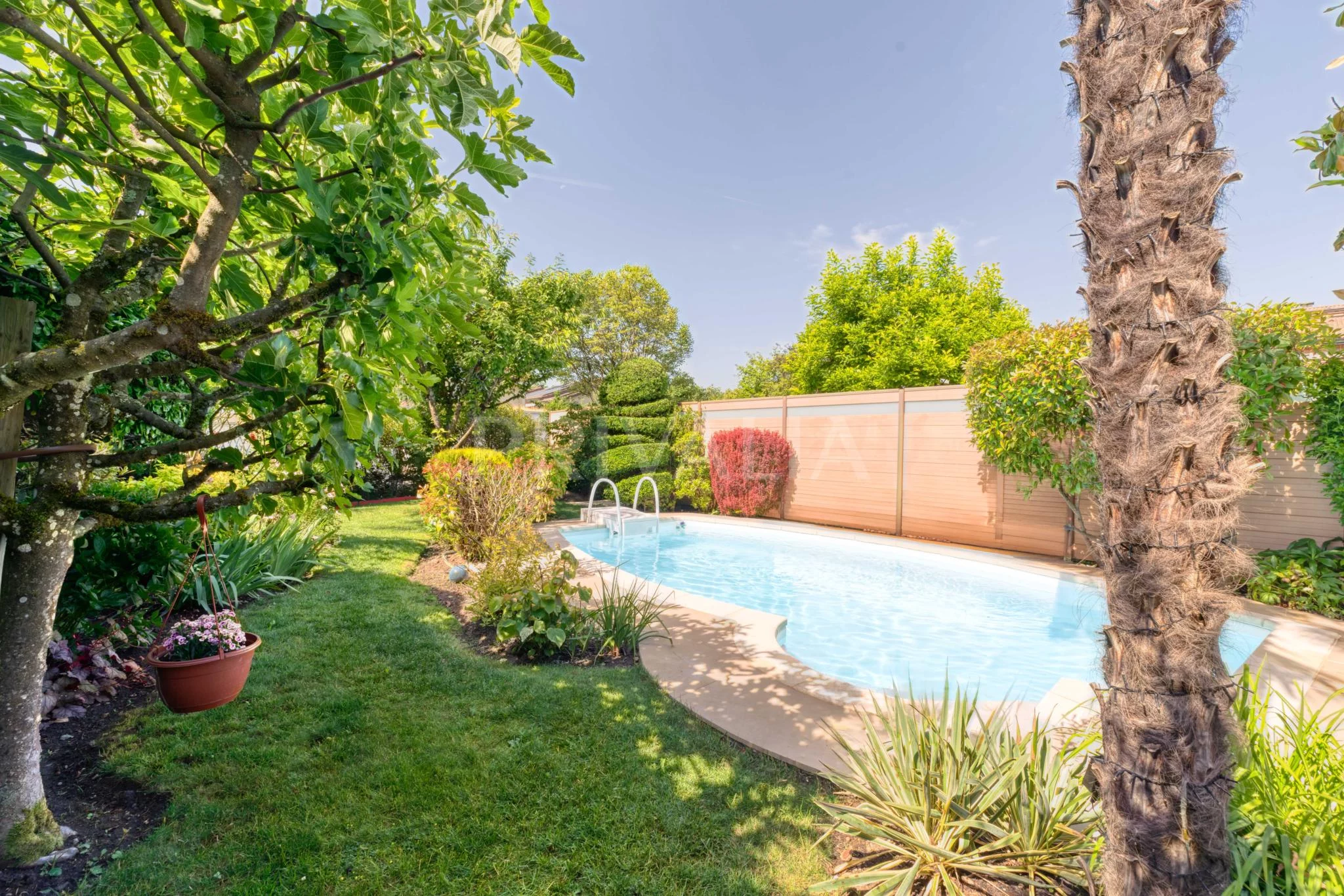 Exclusive : Charming Semi-Detached House with Pool