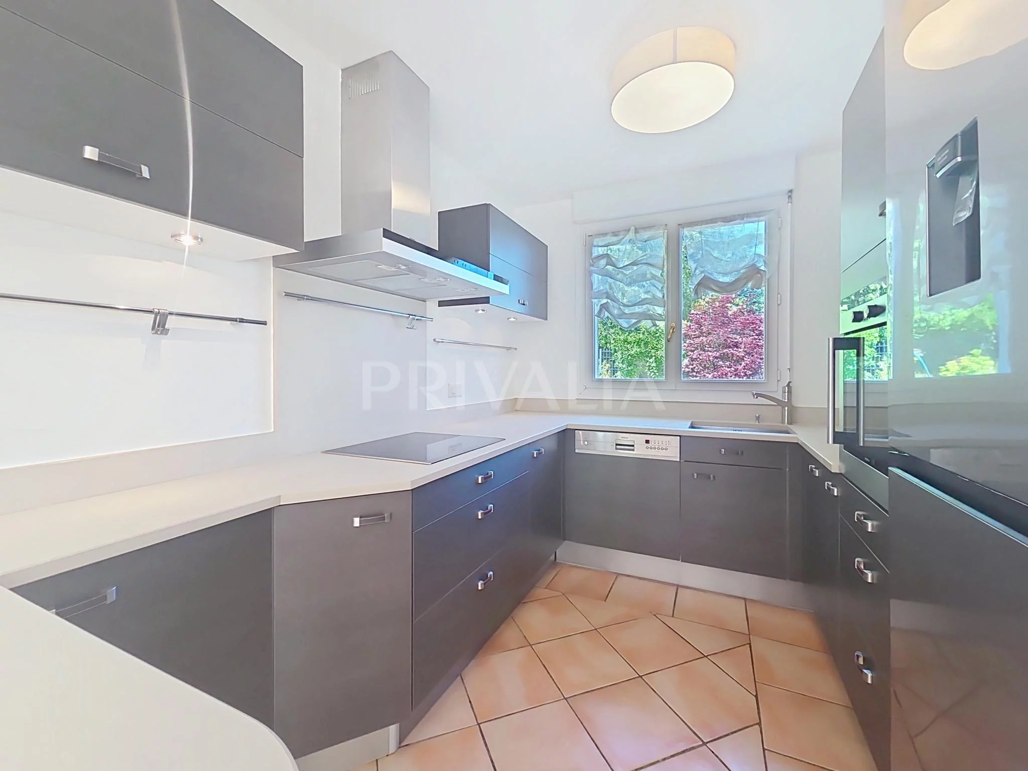 Charming semi-detached villa in a residential neighbourhood