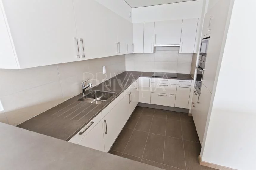 Magnifique appartement de standing avec vue sur lac