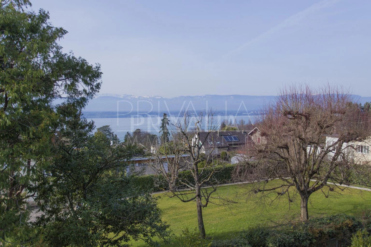 Magnifique appartement de standing avec vue sur lac