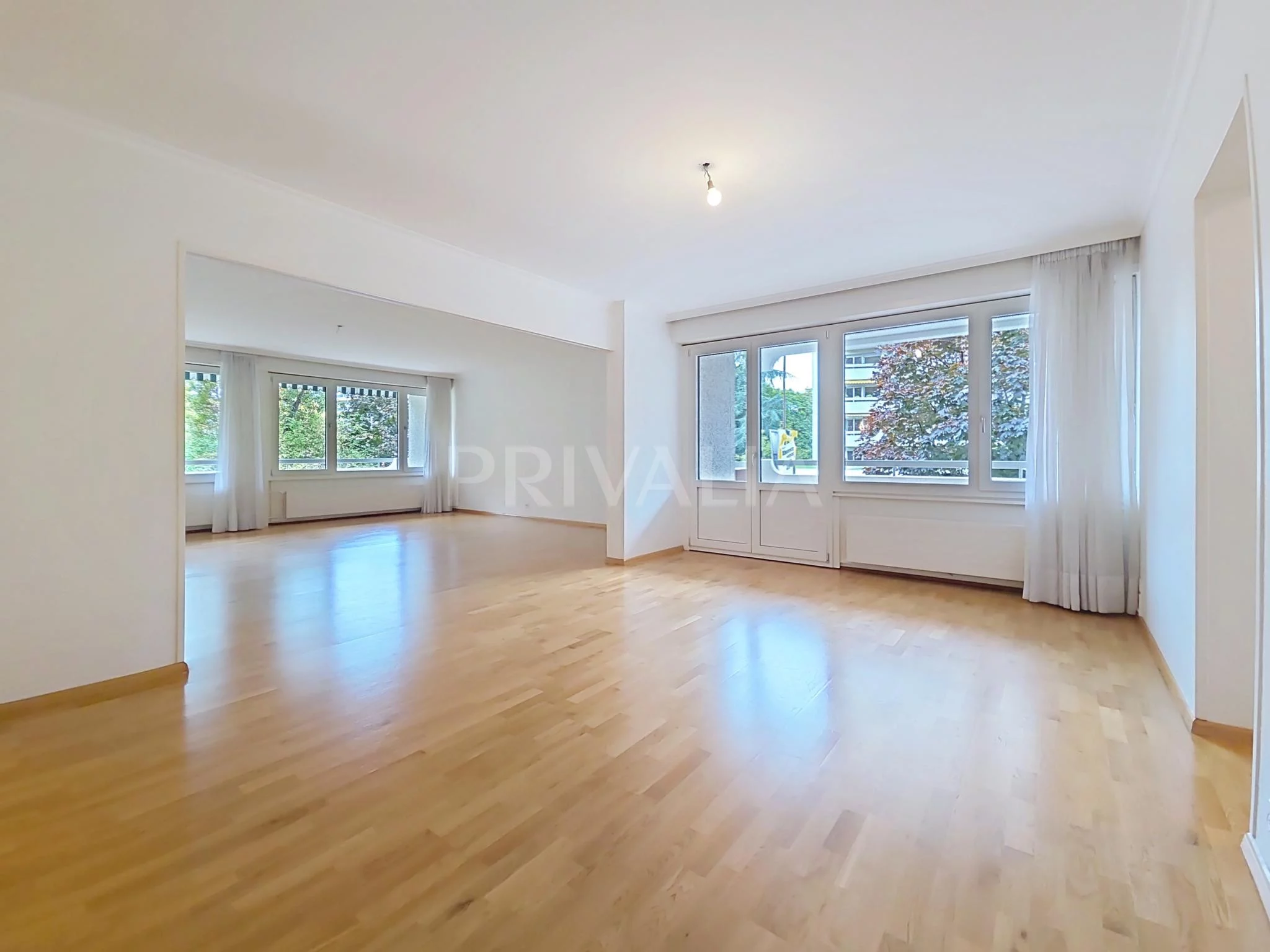 Magnifique appartement traversant dans un environnement verdoyant au cœur de Florissant