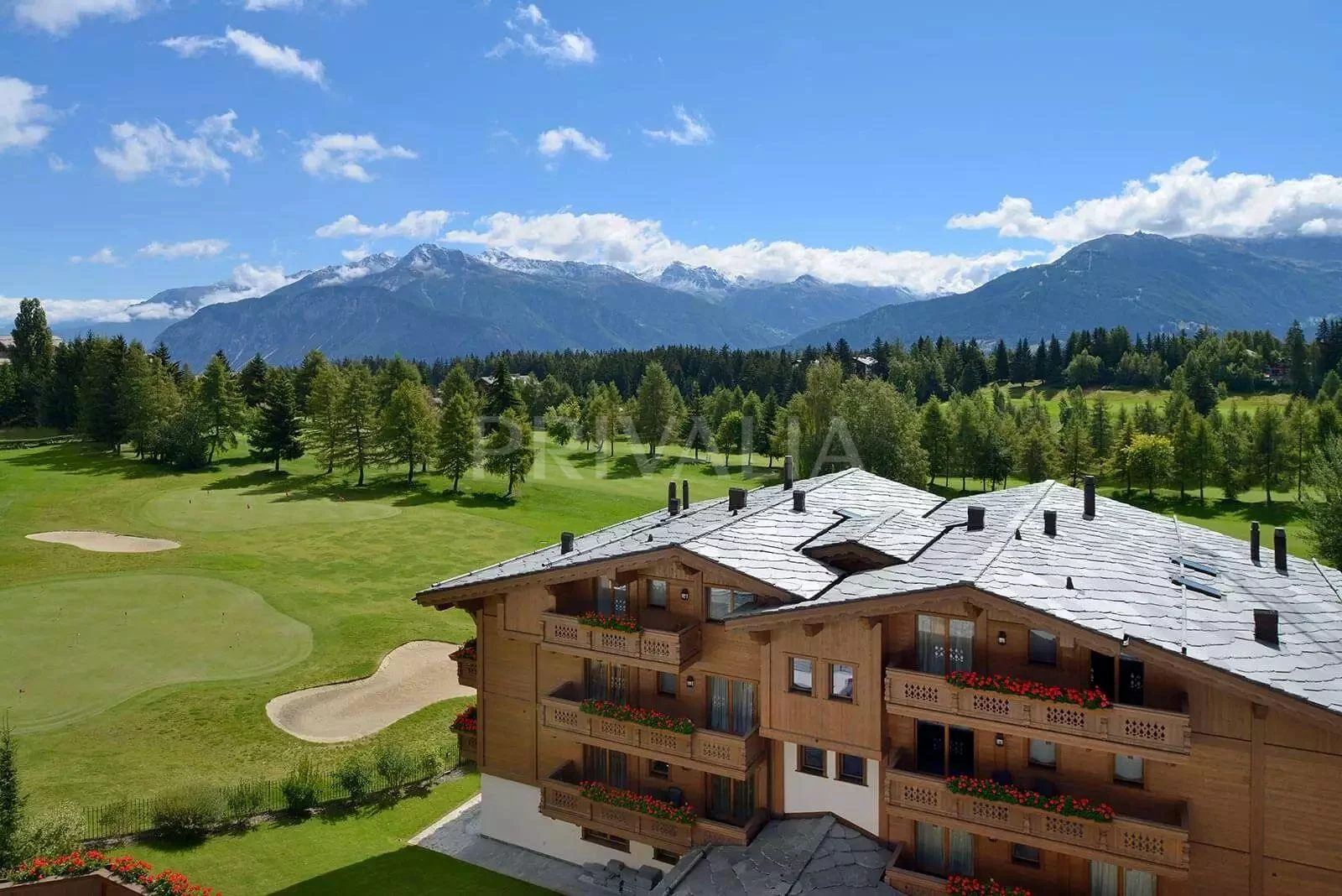 Guarda Golf – Prestigious Suite Apartment in Crans-Montana