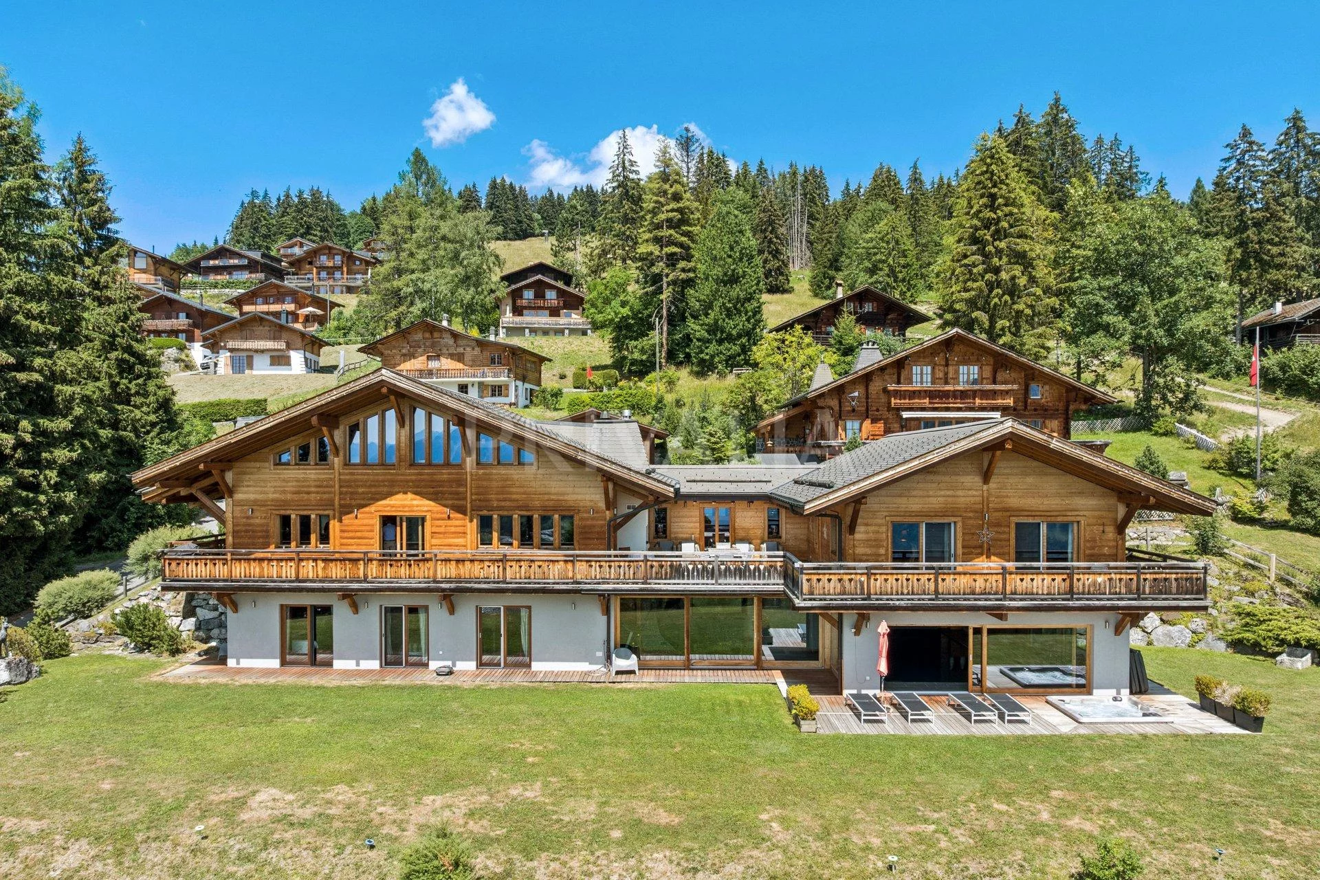 Chalet d’exception ski in – ski out aux portes de Villars