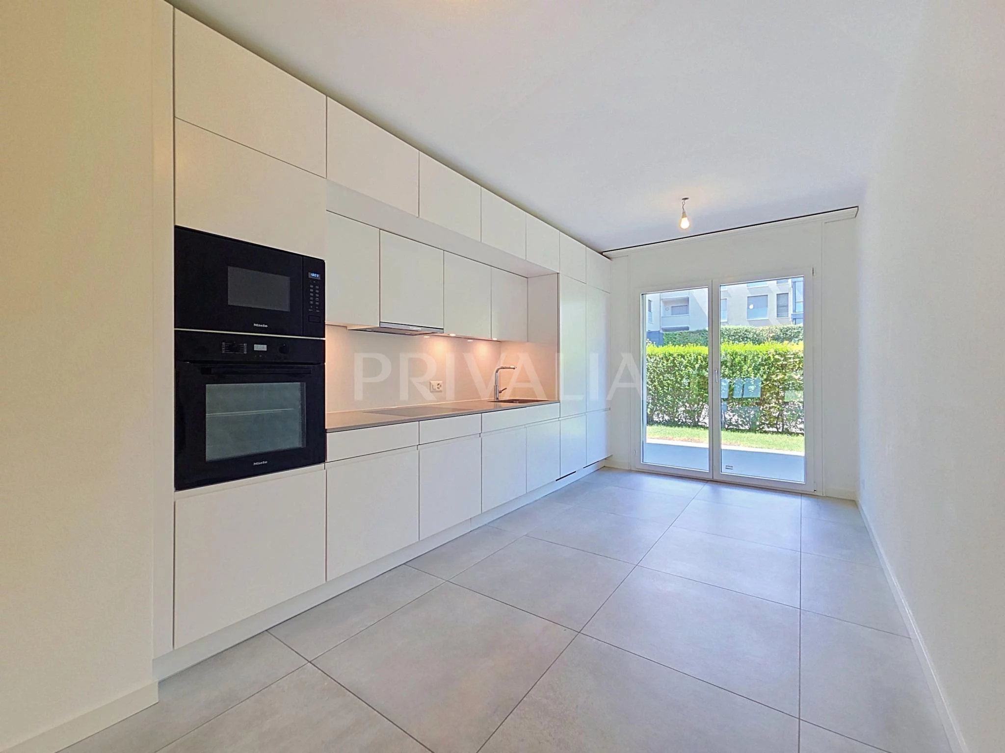 BEAUTIFUL 286 SQM DUPLEX ON THE TOP FLOOR