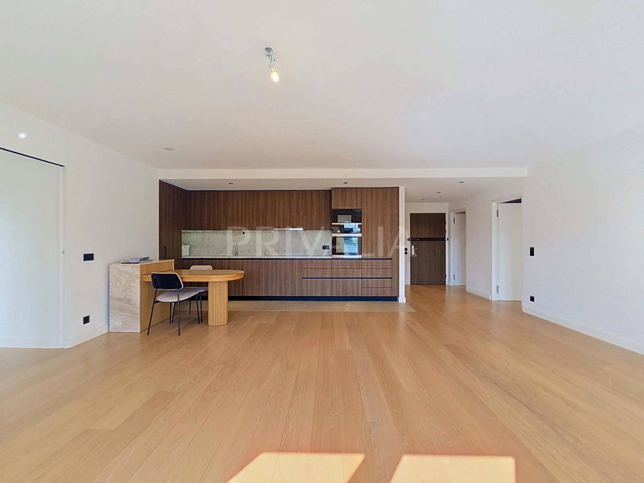 Superb contemporary penthouse with two terraces and city views