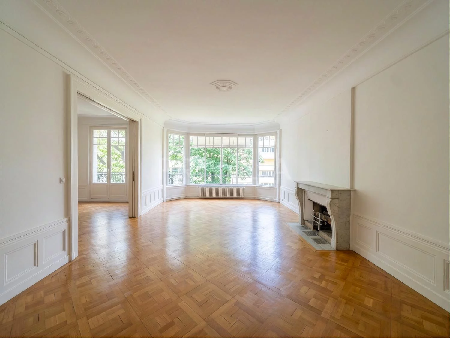 Beautiful crossing apartment in Florissant – Tranchées