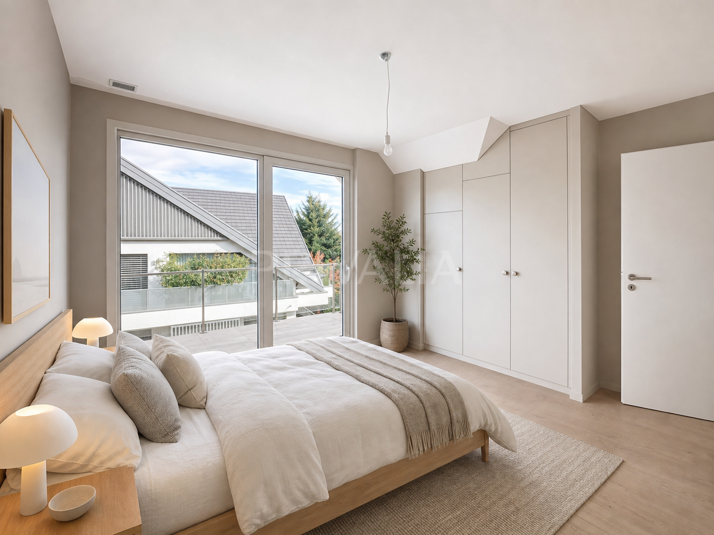 Attique en duplex Minergie de 135 m² avec balcon et cheminée à Mies