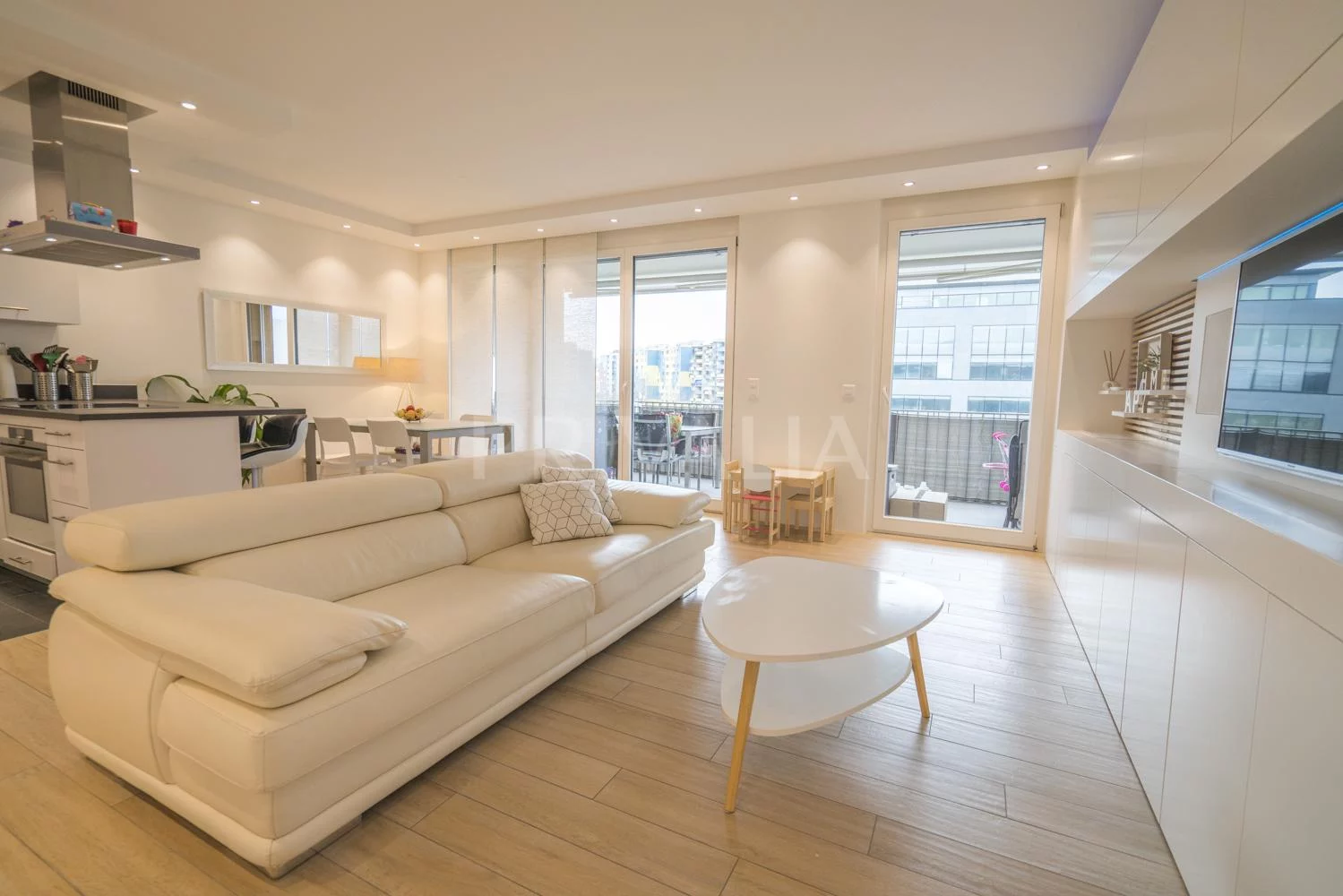 Superb contemporary apartment close to the airport and the International Organizations.