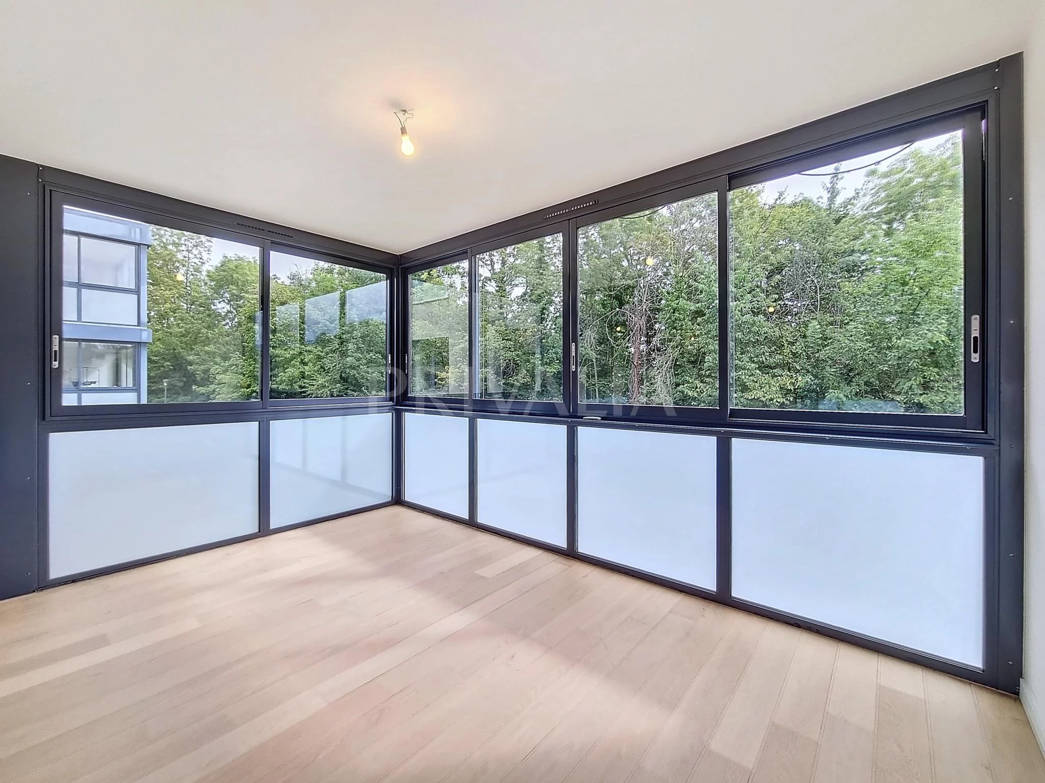 Superbe appartement de 6,5 pièces au 2ème étage d&rsquo;une résidence de standing