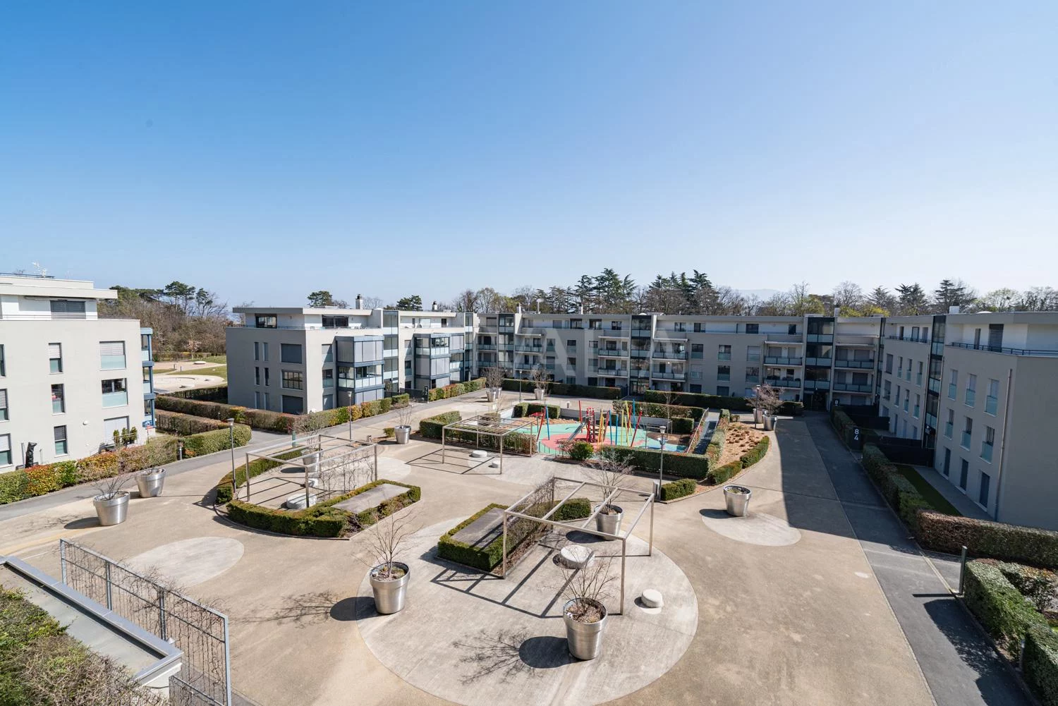 Bel appartement de 6,5 pièces en rez-de-jardin au sein d&rsquo;une résidence de standing