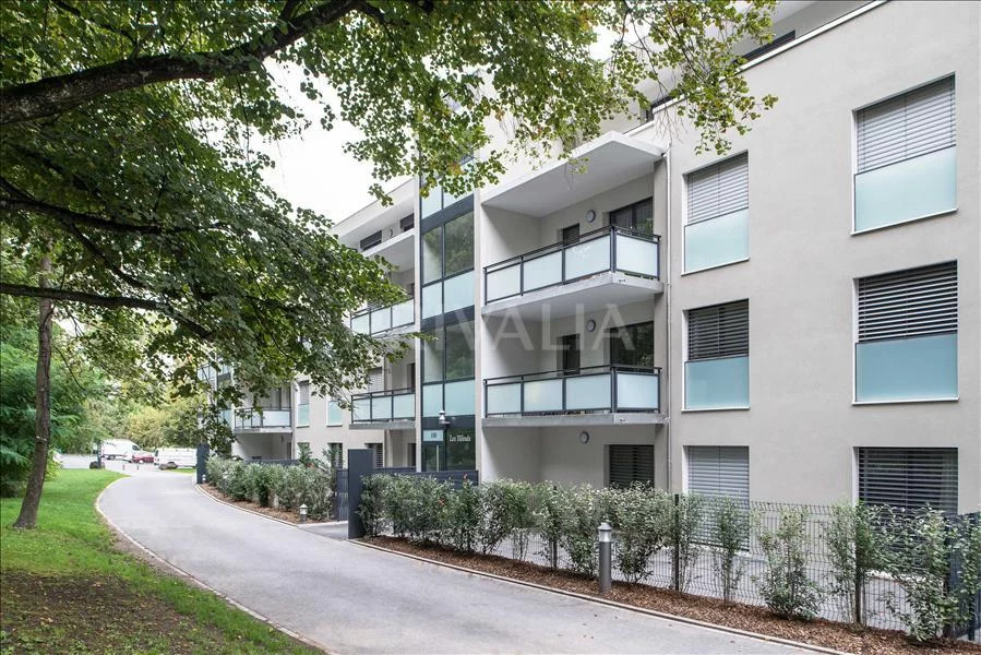 Bel appartement de 6,5 pièces en rez-de-jardin au sein d&rsquo;une résidence de standing