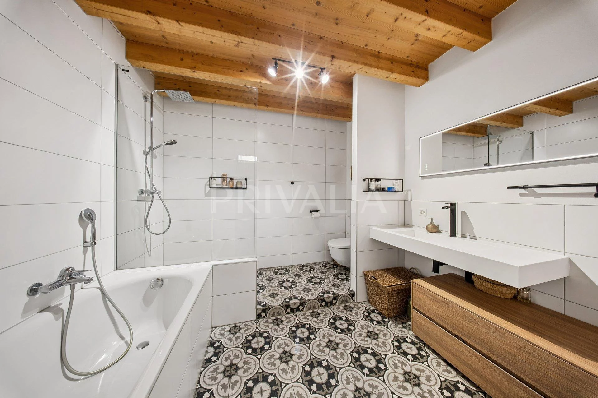 Maison villageoise HPE entièrement rénovée au cœur de Laconnex