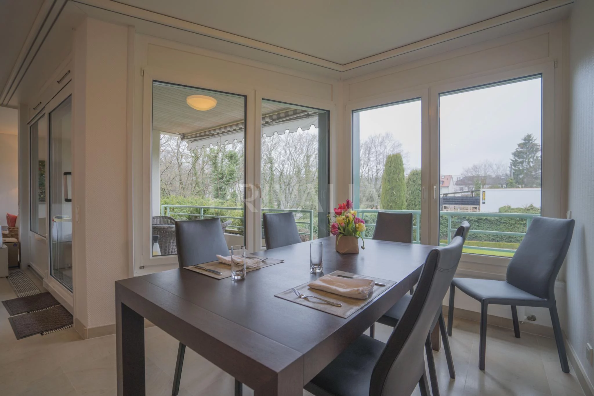 Superbe duplex avec terrasse de 75 m2 dans une résidence sécurisée, à quelques pas du Lac