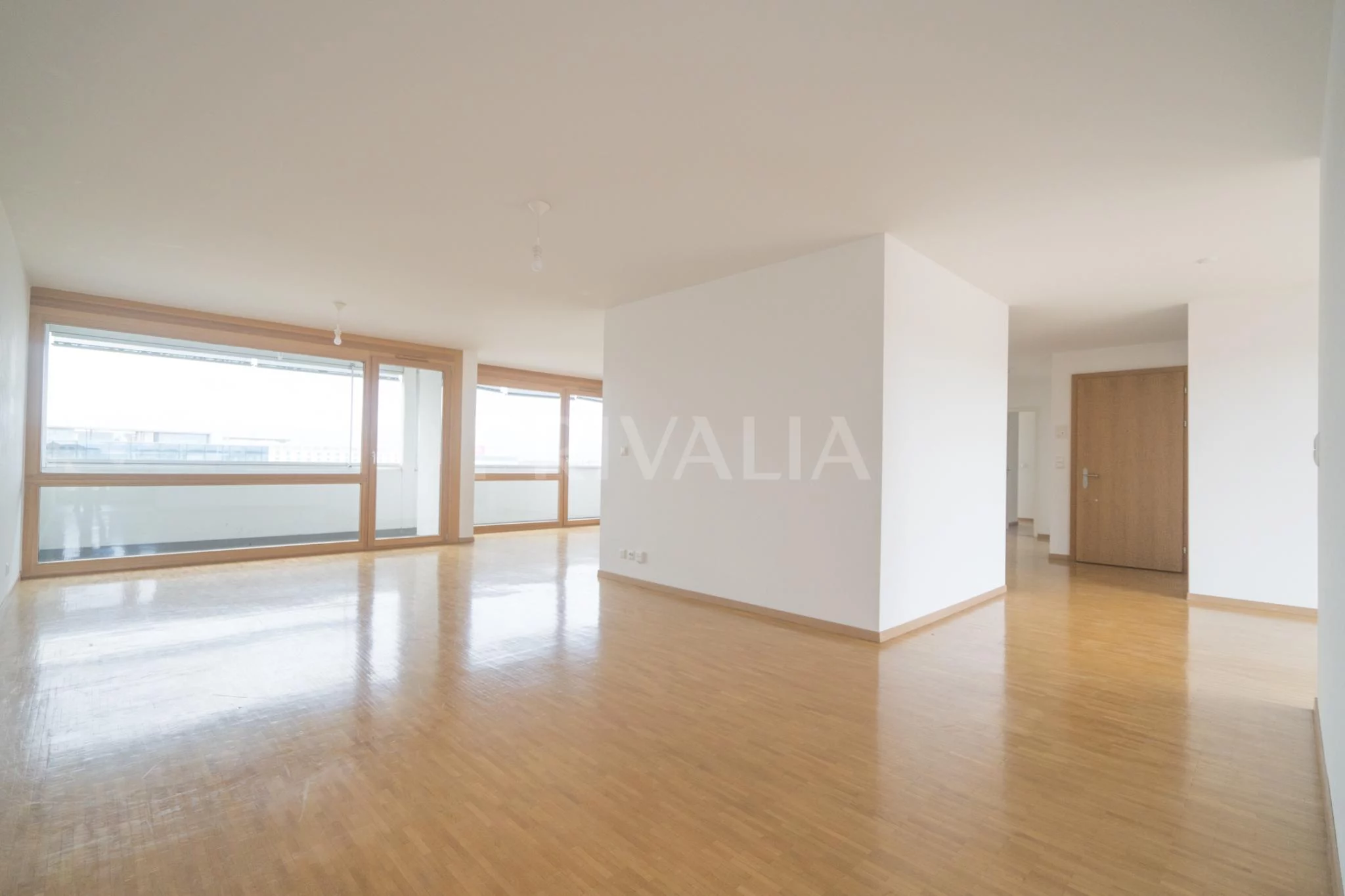 Beautiful attic with terrace close to the International Organizations
