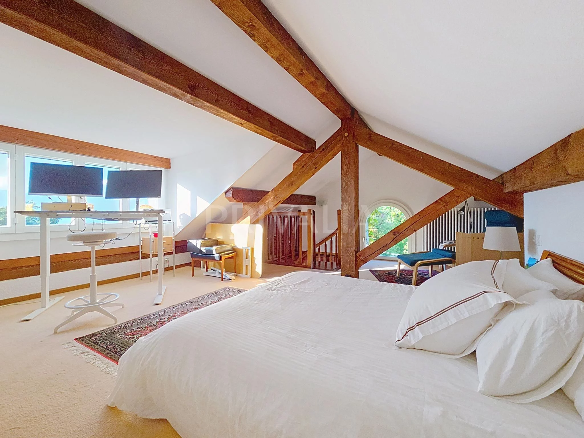 Beau duplex meublé avec accès et vue panoramique sur le lac
