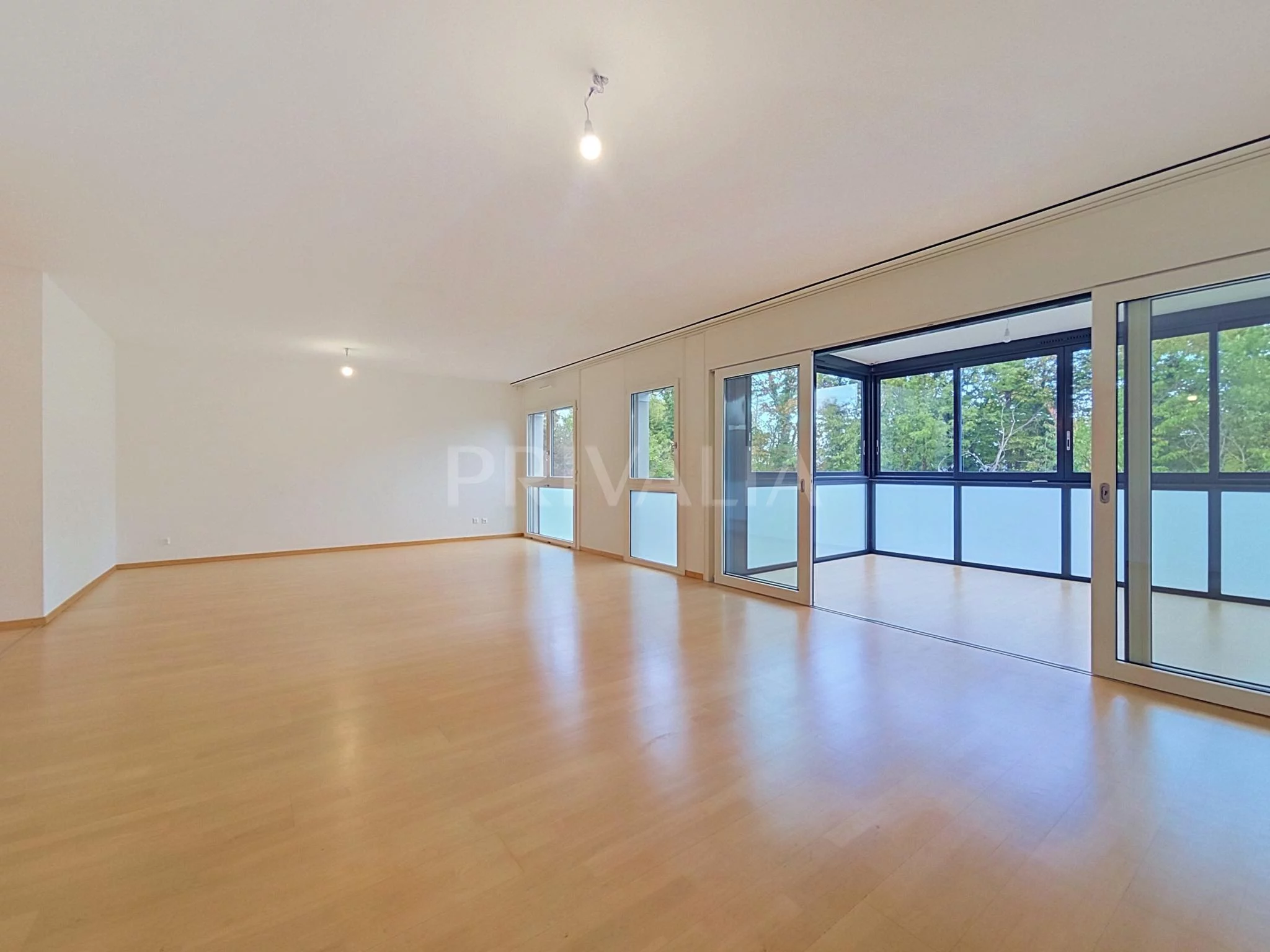 Superbe appartement de 6,5 pièces au 2ème étage d&rsquo;une résidence de standing