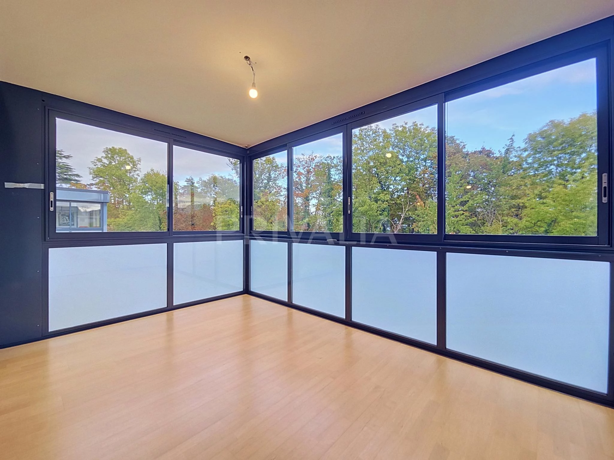 Superbe appartement de 6,5 pièces au 2ème étage d&rsquo;une résidence de standing