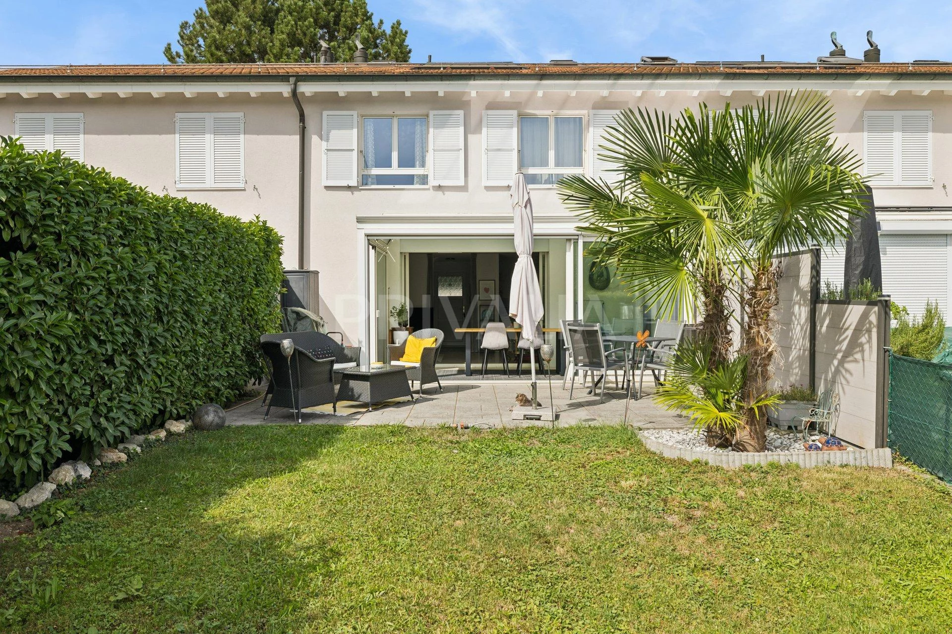 En exclusivité : Villa contigüe 5 pièces avec vue dégagée