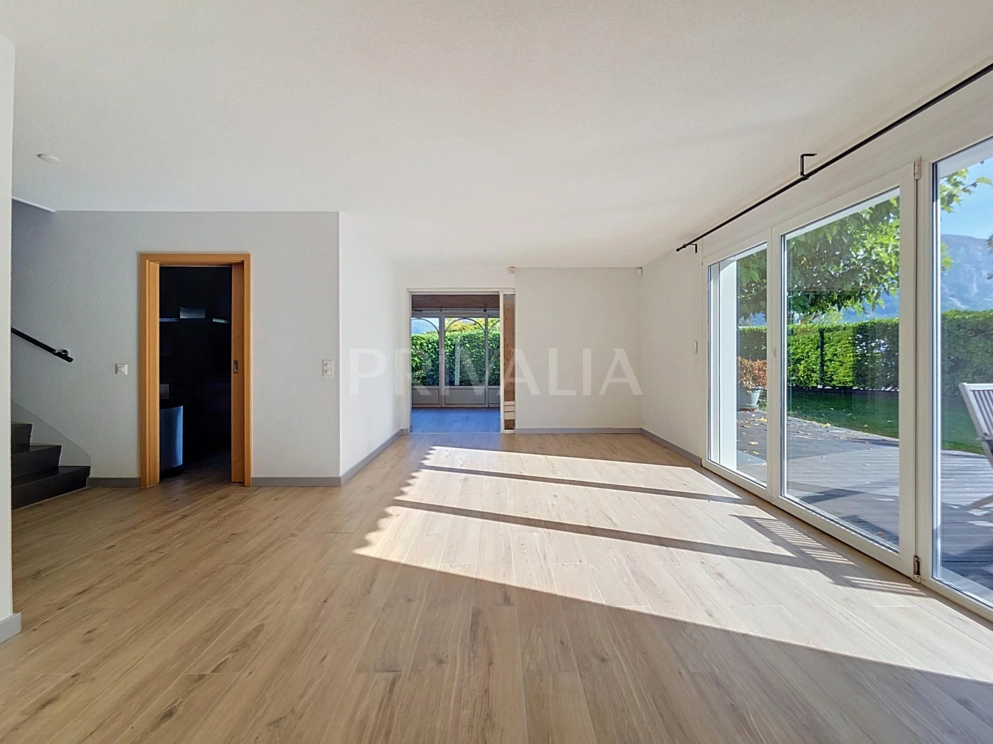 Co exclusivité : Charmante villa familiale avec jardin, véranda et garage à Plan-les-ouates / Troinex