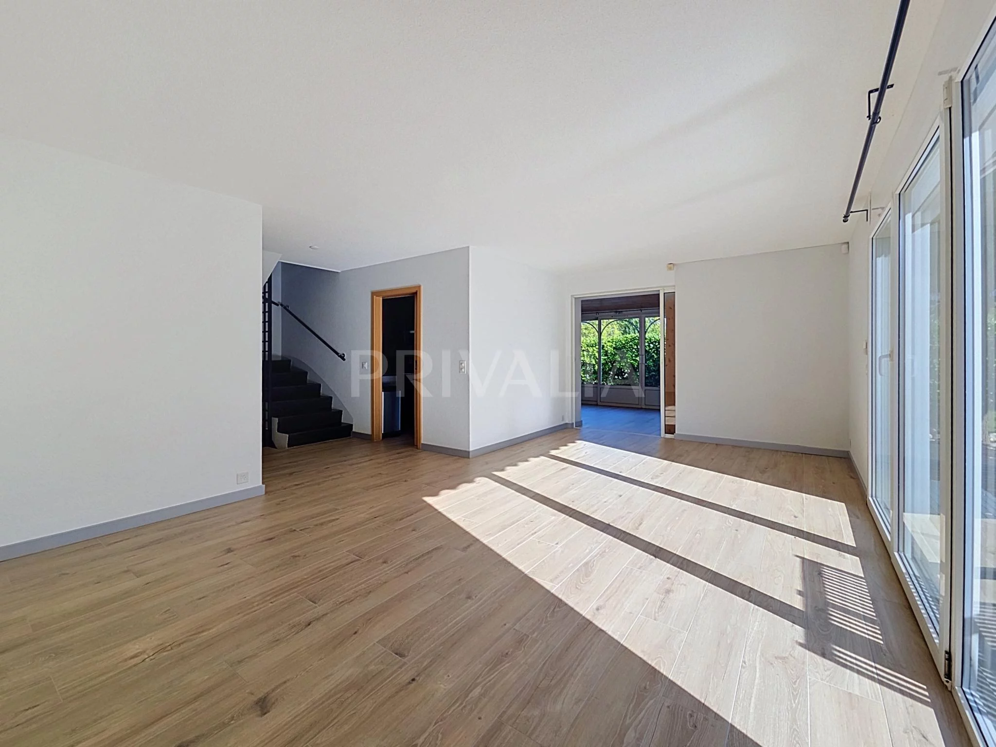 Co exclusivité : Charmante villa familiale avec jardin, véranda et garage à Plan-les-ouates / Troinex