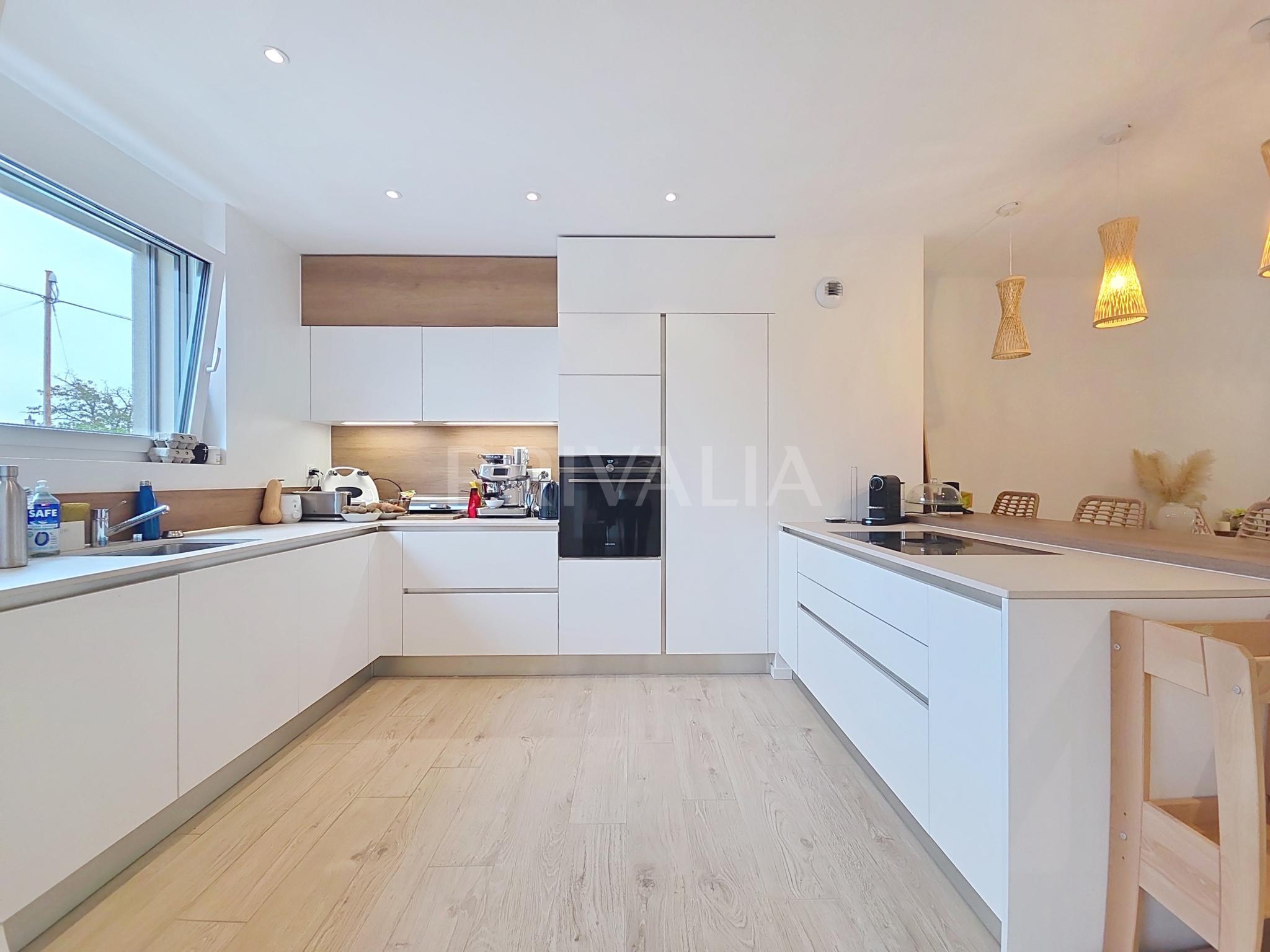 PrivaliaMagnifique villa contemporaine mitoyenne meublée