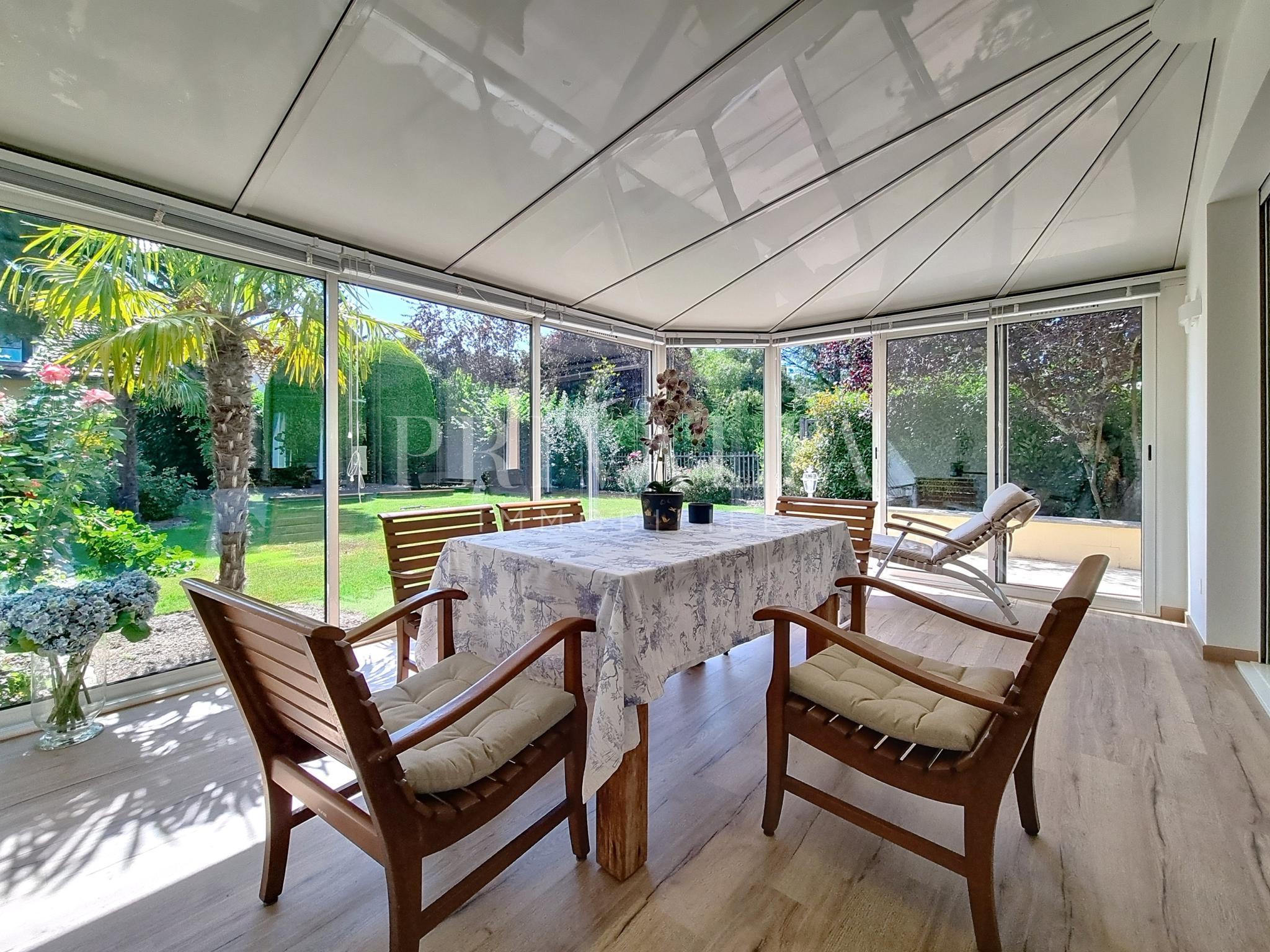 PrivaliaMagnificent semi-detached villa in the heart of a peaceful, privileged setting