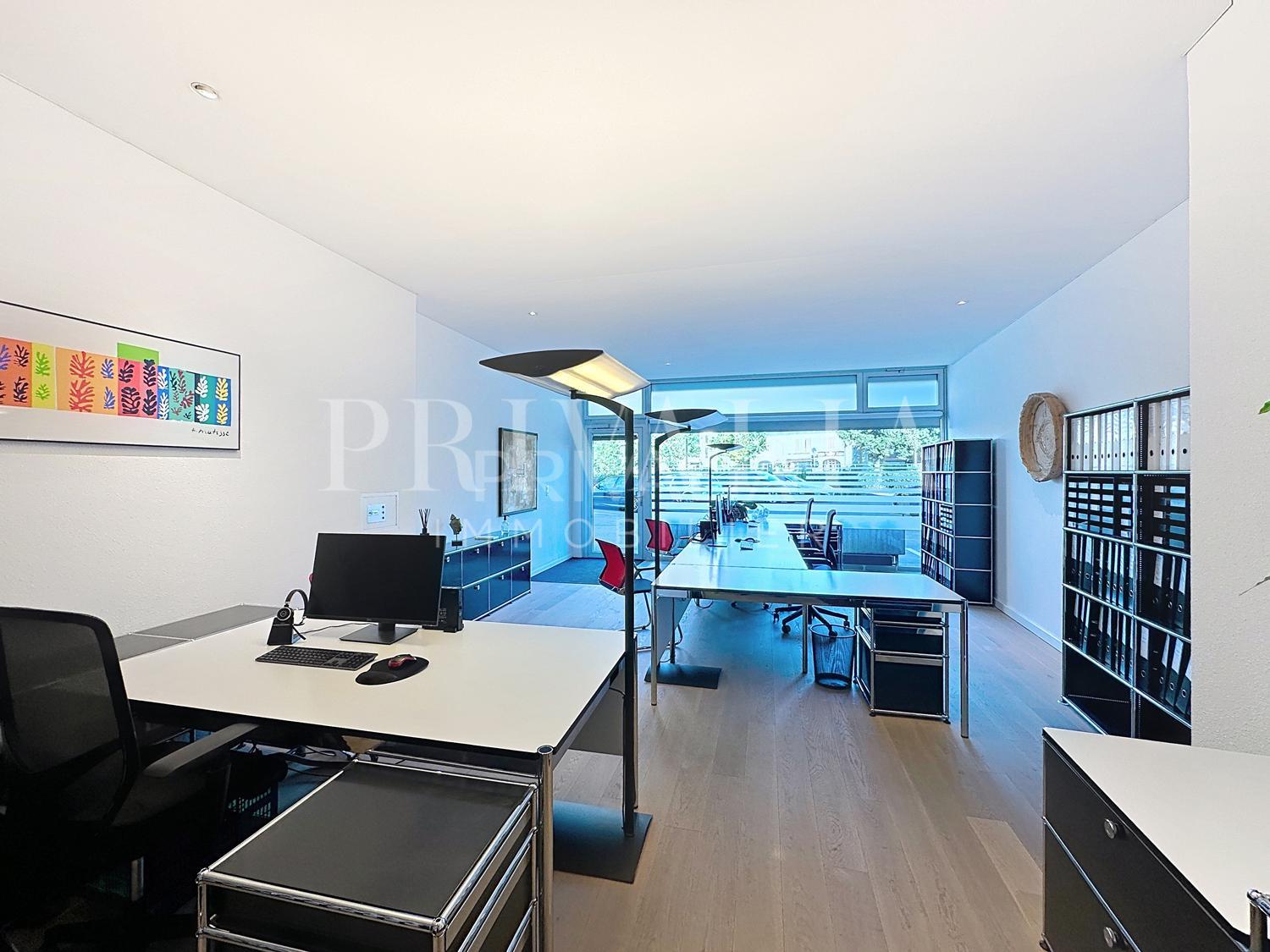 PrivaliaNew opportunity : through arcade, strategic location!