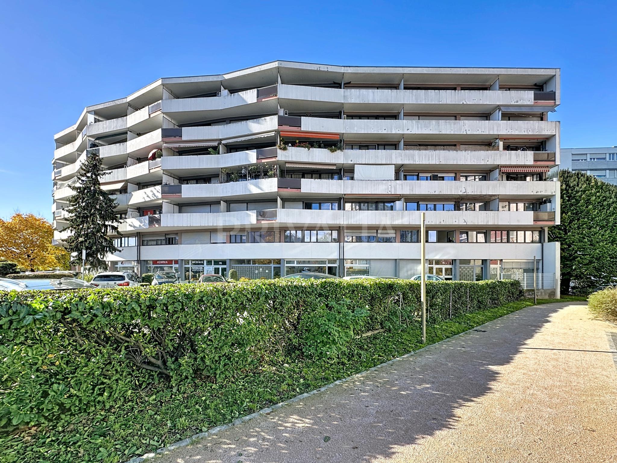 PrivaliaNouvelle opportunité : Arcade traversante, emplacement stratégique !