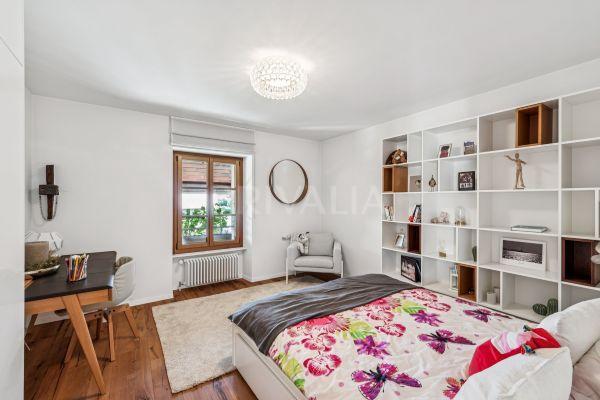 PrivaliaJoint Exclusive: Spacious and Bright Village House in the Heart of Soral