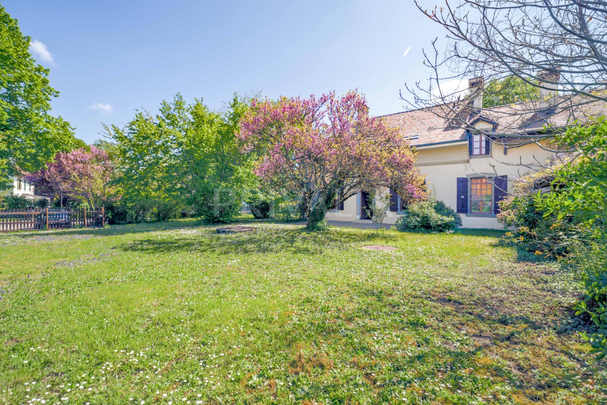 PrivaliaMagnifique maison de caractère au cœur du village de Cartigny